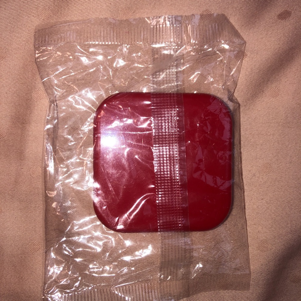 White Earbuds - Picture 2 of 3